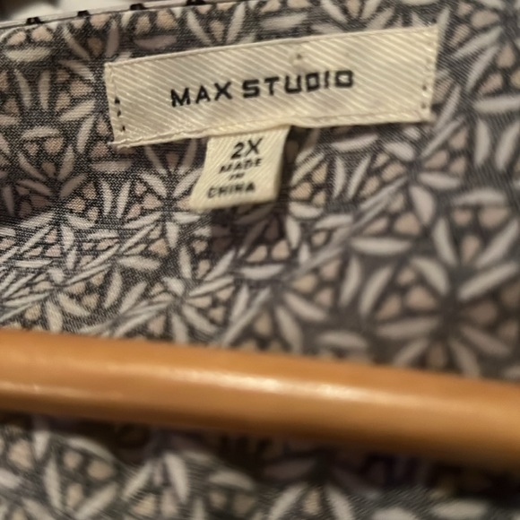 Max Studio Printed Blouse Long Sleeves - Picture 7 of 7
